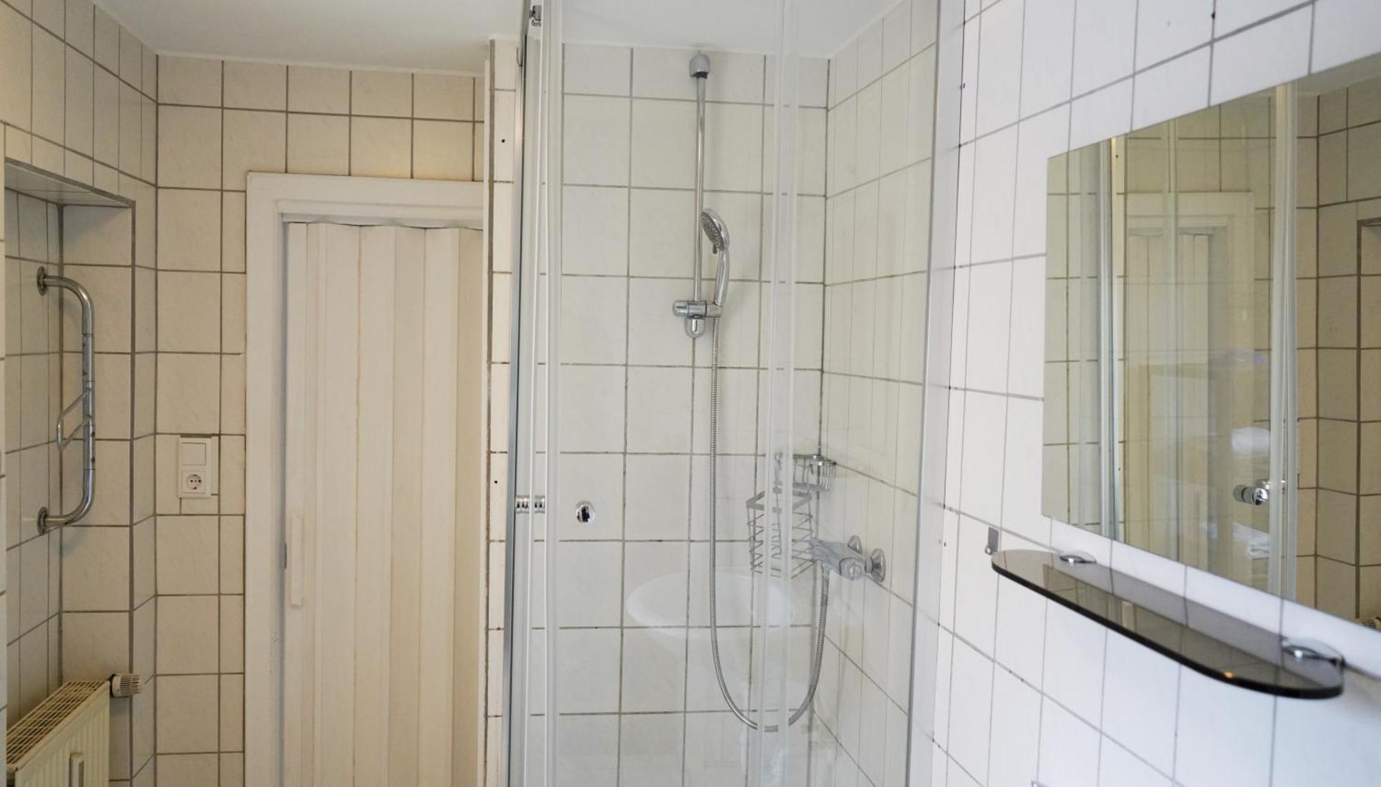 Ruhige Lage, Nah Am Klinikum & Einkaufsmoeglichkeiten Oldenburg Exterior foto